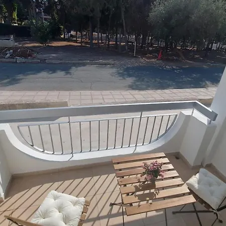 Anthea Court דירה